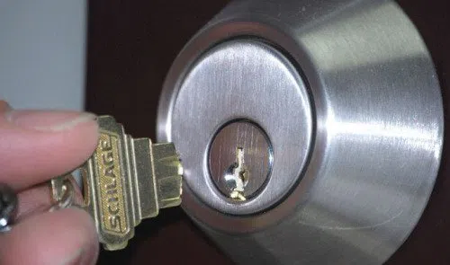 Royal Locksmith Store Little Rock, AR 501-333-6796 - key-broke-in-lock